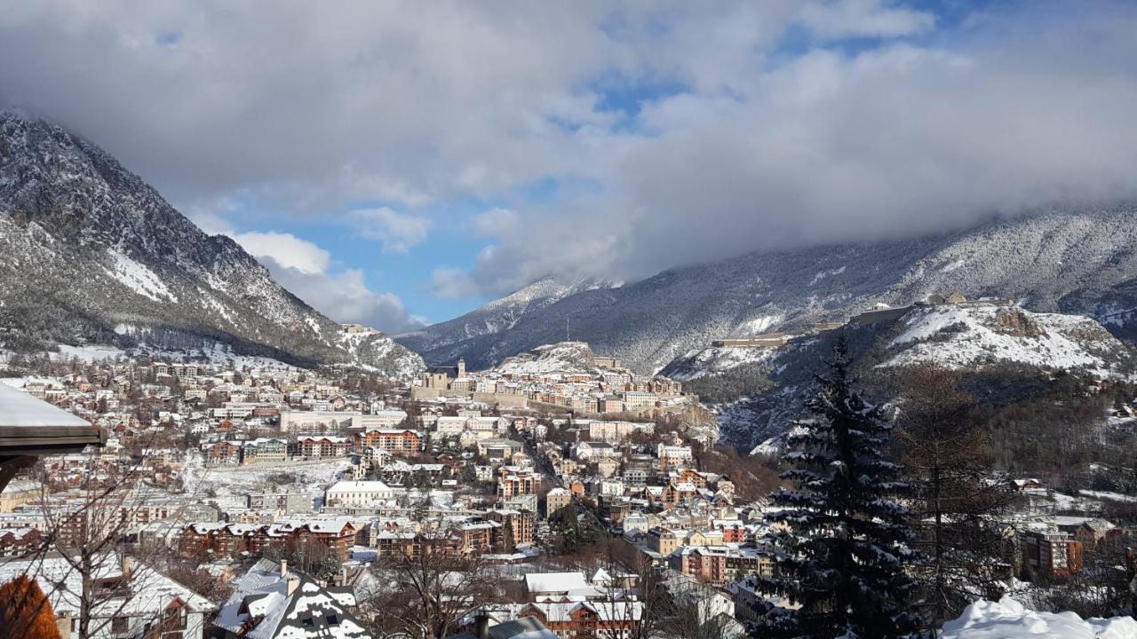 Studio Sympa Avec Terrasse , Maxi 4 Pers.Briancon ภายนอก รูปภาพ